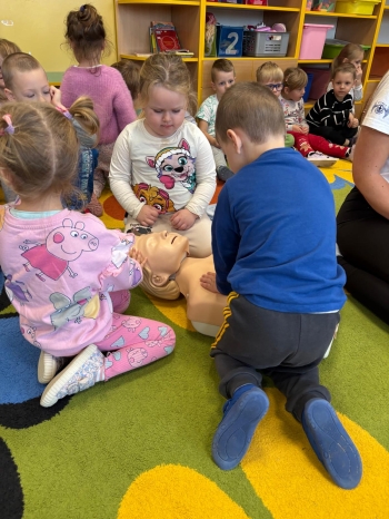 8c5e353f-e7b3-41e1-b1d9-cb769054cfa0