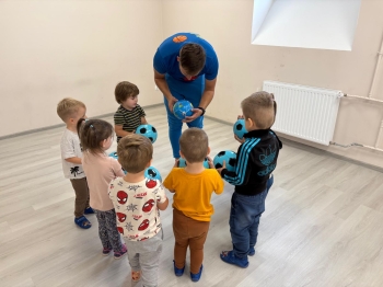 f33b9ab2-5e53-41fe-be4f-0e26be58ca1b