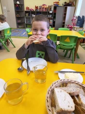 7944eb9b-a9e0-4b24-97e6-a5fc6bef13f4 (1)