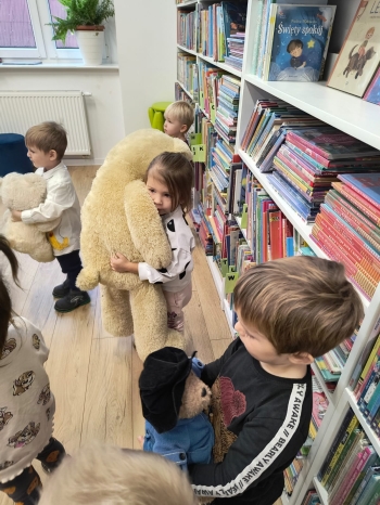 eedca6f5-3676-483a-a120-015b29c51f47