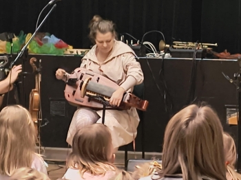 69b63665-9947-48bb-a8f6-d1a364ddd75c