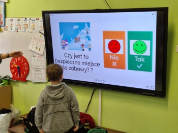 f91c91e4-bd74-4eec-b3c9-ee582c6b022a