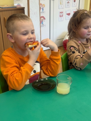 b9007d60-a66b-48bf-ab30-553e082db6f3