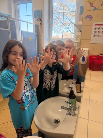 f6cb473c-0b31-4ca9-89c4-d1ee84588cfe