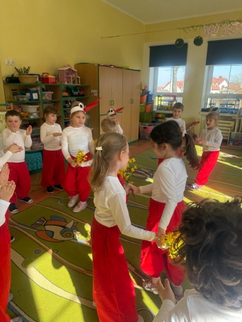 ee9cb358-2037-4043-981c-0d539aa985d9