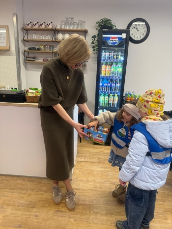 7fef38d7-9cf0-4f46-8a87-4b27e8d415ec