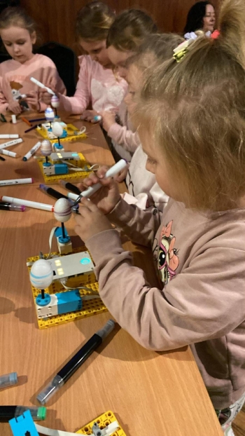 ef790564-50b1-46b0-b795-985acf29fc30