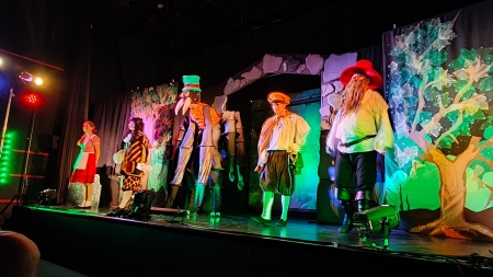 SPEKTAKL TEATRALNY ''RUMCAJS''