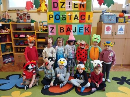 05.11.2024r. DZIEŃ POSTACI Z BAJEK - SPOTKANIE Z BIBLIOTEKARZEM W MBP w CZARNKOW...