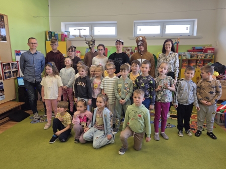 PRZEDSTAWIENIE ''SZYSZKA'' W WYKONANIU UCZNIÓW Z ZESPOŁU SZKÓŁ SPECJALNYCH IM. KORNELA MAK