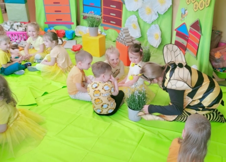 Dzień Pszczół 22.05.2025r. - realizacja projektu Mały Miś w Świecie Wielkiej Lit...
