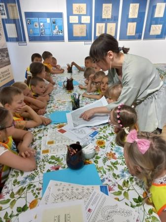 04.06.2025 r. - ''WARSZTATY ''HAFT LUDOWY Z CZARNKOWSZCZYZNY''