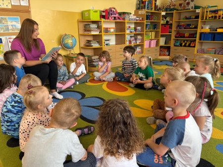 17.06.2025r. - ,,CAŁA POLSKA CZYTA DZIECIOM'' - MAMA MIKOŁAJA CZYTA NAM BAJKĘ pt...