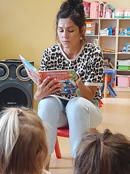 Cała Polska czyta dzieciom - czyta mama Mieszka ''Policjant Leon'', ''Strażak Wa...