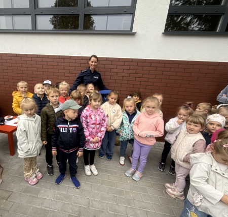 22.09.2025 ''BEZPIECZNY PRZEDSZKOLAK'' SPOTKANIE Z POLICJANTKĄ