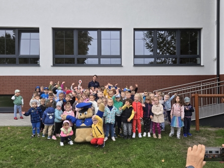 Spotkanie z policjantką - pogadanka na temat bezpieczeństwa