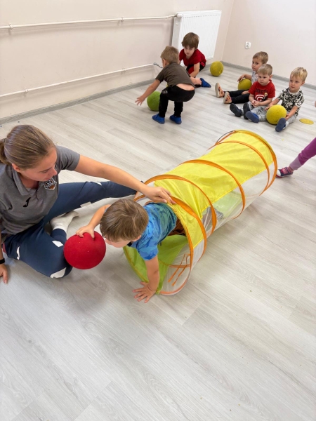 02.10.25r. - ZAJĘCIA SPORTOWE Z TRENEREM AKADEMII PIŁKARSKIEGO ROZWOJU LAMPART ...
