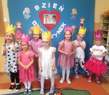 DZIEN  DZIEWCZYNEK