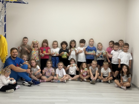 16.10.2025r. HURA! HURA! DRUŻYNA KANGURA! - ZAJĘCIA SPORTOWE PROWADZONE PRZEZ TR...