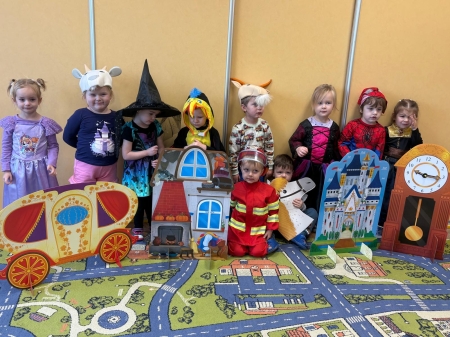 05.11.25 r. DZIEŃ POSTACI Z BAJEK