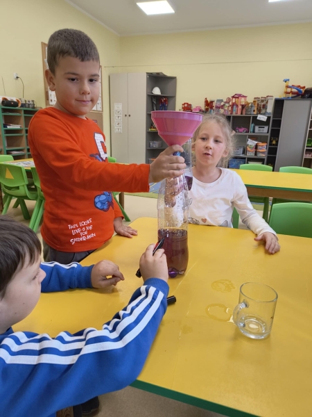 Zabawa badawcza z wodą