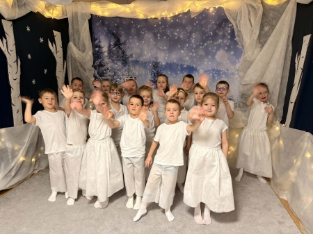 Świąteczne przedstawienie- „Magia Świąt”