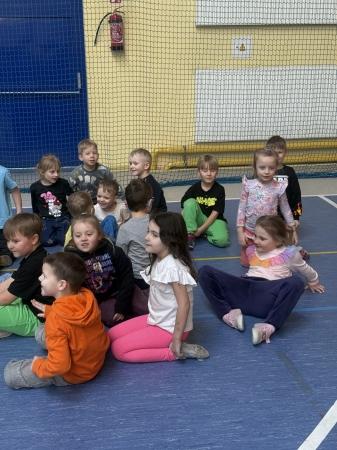 19.02.2026r. Wyjście na halę sportową Szkoły Podstawowej nr1 w Czarnkowie - zaba...
