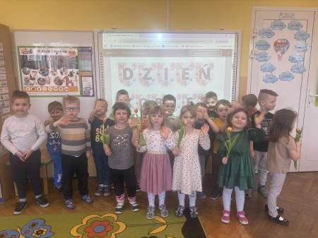 Dzień kobiet (rozdanie kwiatków - 06.03.26)