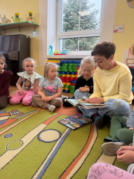 16.03.2026r. CAŁA POLSKA CZYTA DZIECIOM - MAMA JAGNY W PRZEDSZKOLU