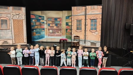 Spektakl teatralny ''SPOD NASZEJ STRZECHY'' 08.04.2026r.