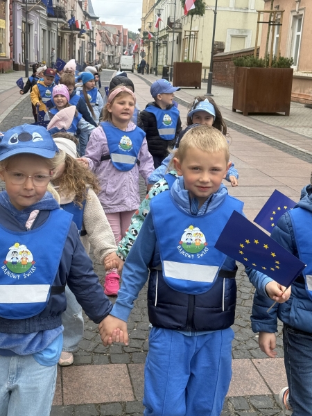 8 maja - obchody Dnia Europy na Placu Wolności.