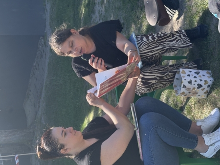 27.05.26 Czytanie pod chmurami - spotkanie z Paniami z Biblioteki